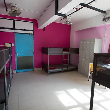 Yha Bradbury Jockey Club Youth Hostel Hong Kong Bagian luar foto